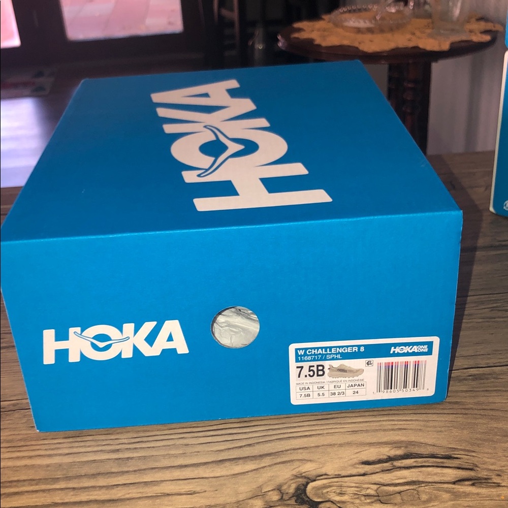 BUNDLE OF FOUR HOKA HINGED LID SHOE BOXES - Picture 4 of 16